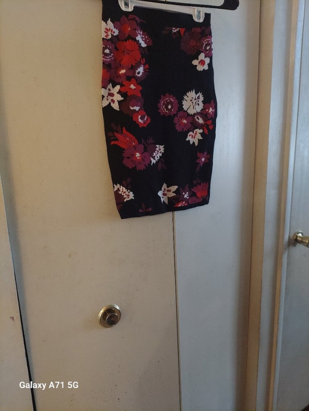 Ann Taylor Factory Black and Red Floral Sweater Skirt